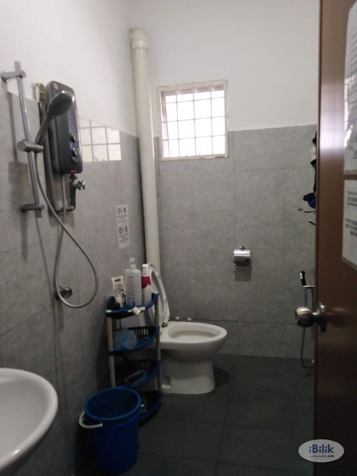 🔹 Attached Private Bathroom 🔹 FREE UNLIMITED WIFI 🔹 AIR-COND Medium Room 🔹 GOOD Location 🔹 Easy to Access - Image 1