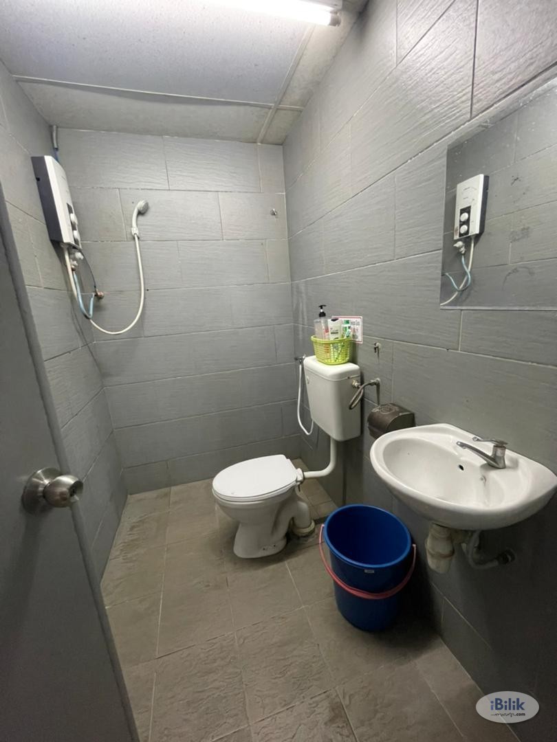 Zero Deposit! Room at Subang Jaya, Nearby SS15 LRT Station - Image 1