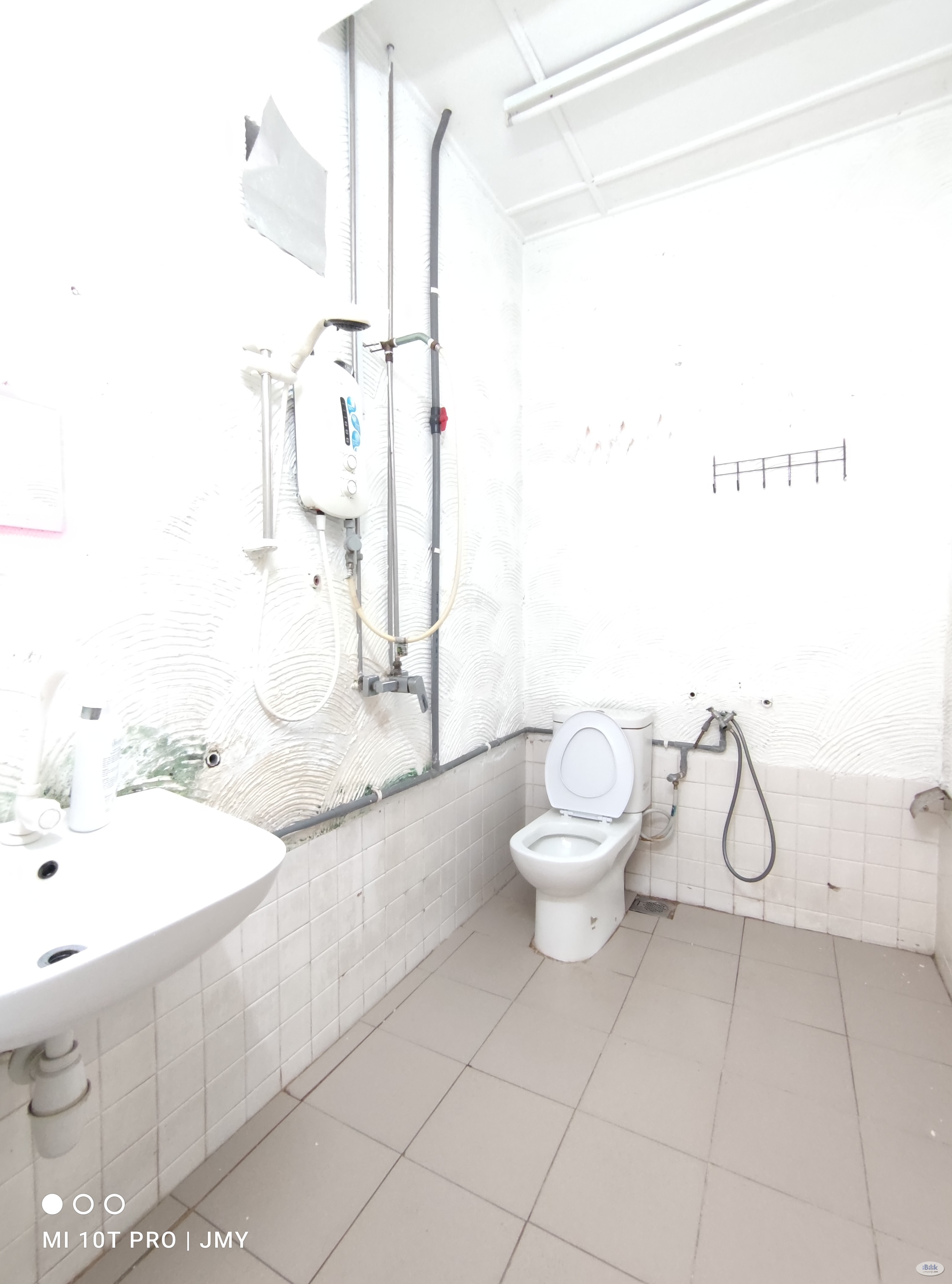 Walking distance 450m  LRT Taman Paramount Single room - Image 3