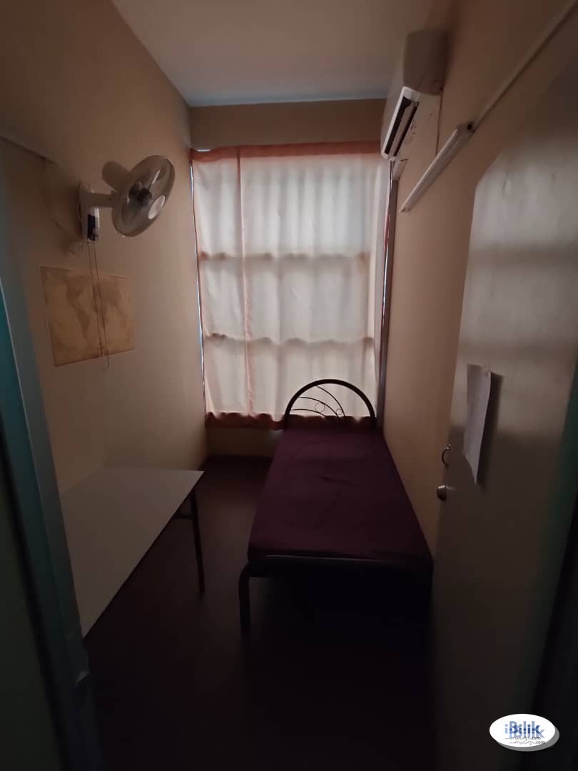 Single Room at Sungai Besi, Kuala Lumpur Near Lakefields, Bandar Tasik Selatan - Image 4