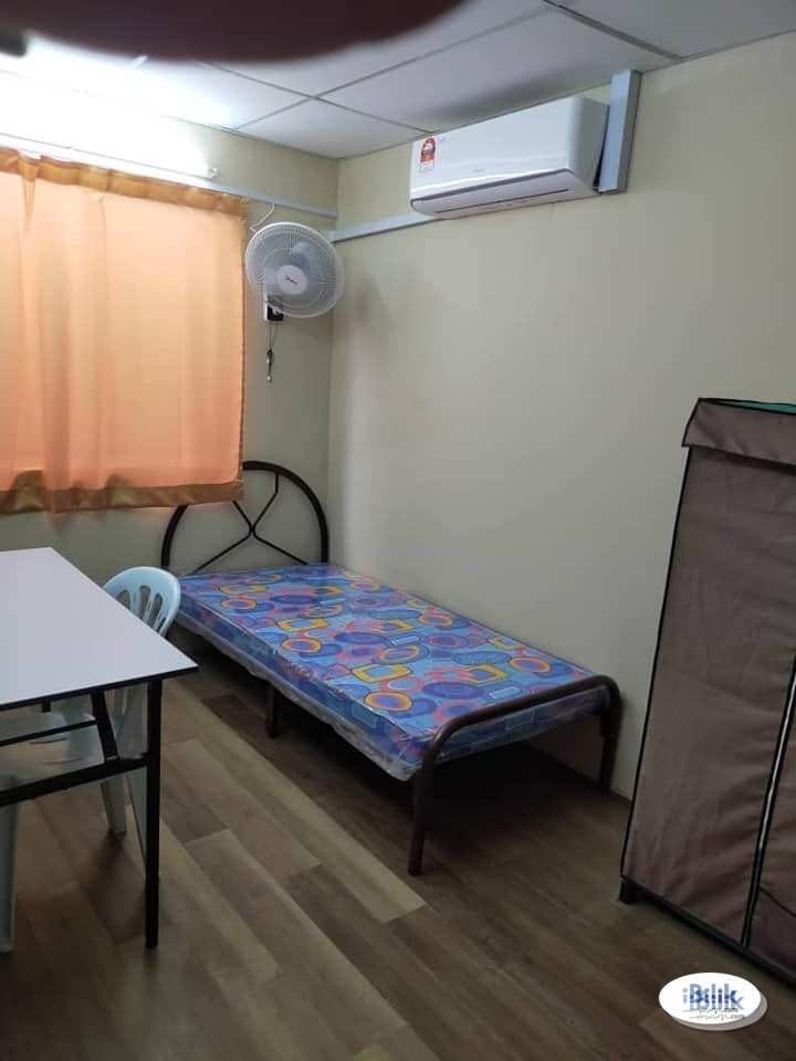 Nearby LRT Station 🚡 Single Room at Sungai Besi, Kuala Lumpur with High Speed WIFI 📶 - Image 1