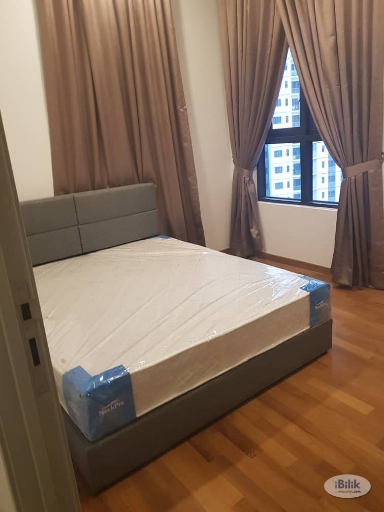 Middle Room at KL Gateway, Bangsar South - Image 1