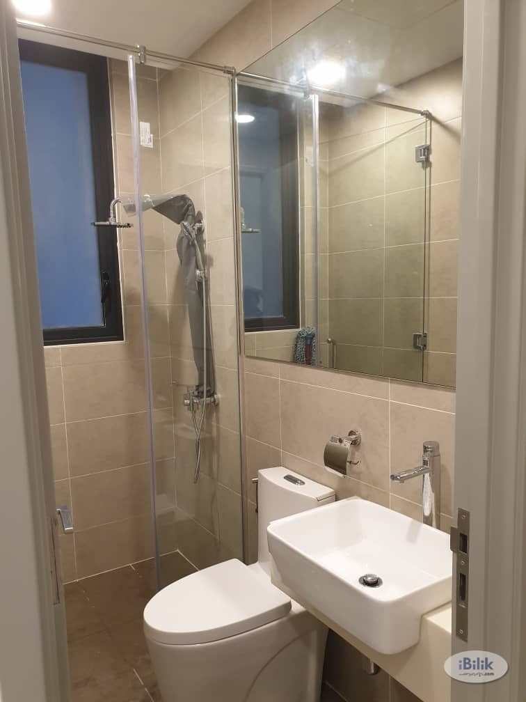 Middle Room at KL Gateway, Bangsar South - Image 3