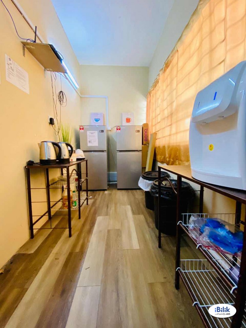 Middle Room at Damansara Utama, Petaling Jaya - Image 2