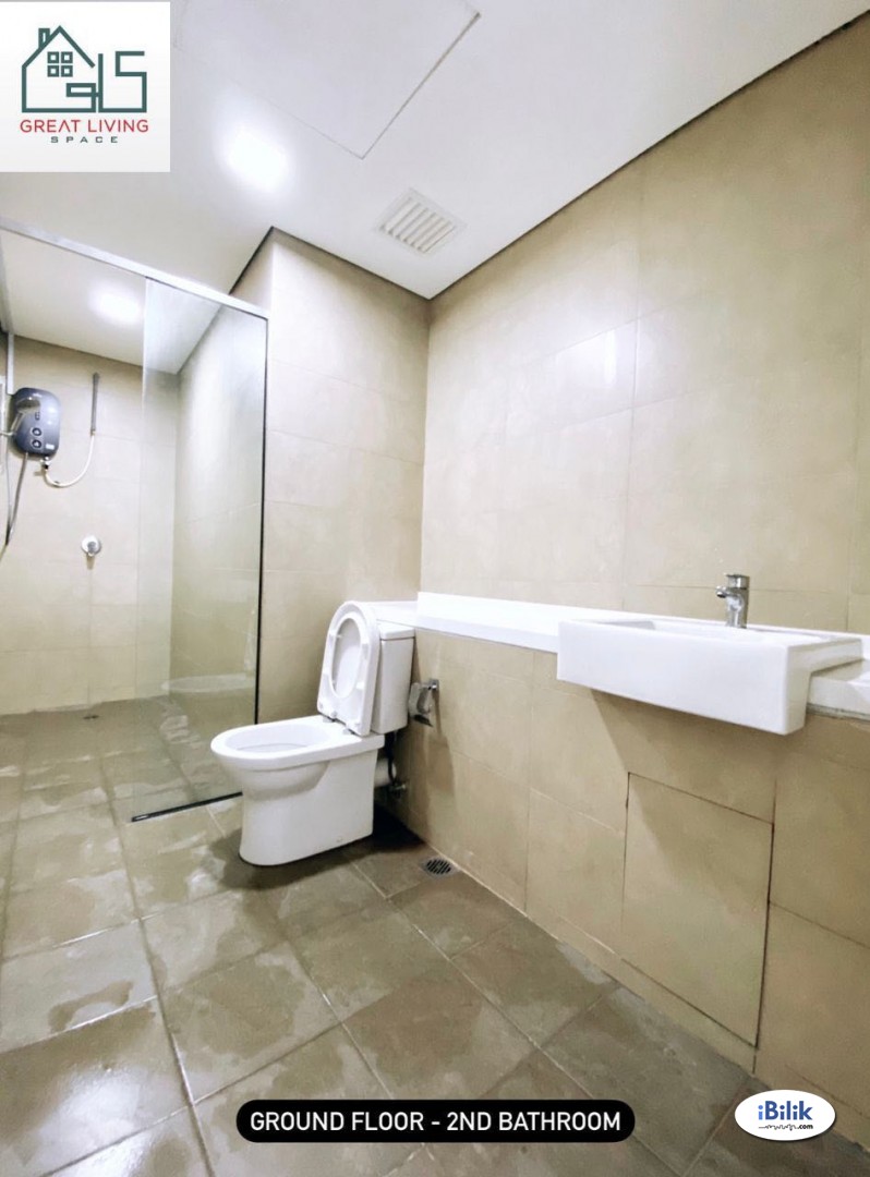 Middle Room at Radia Residences, Bukit Jelutong - Image 3