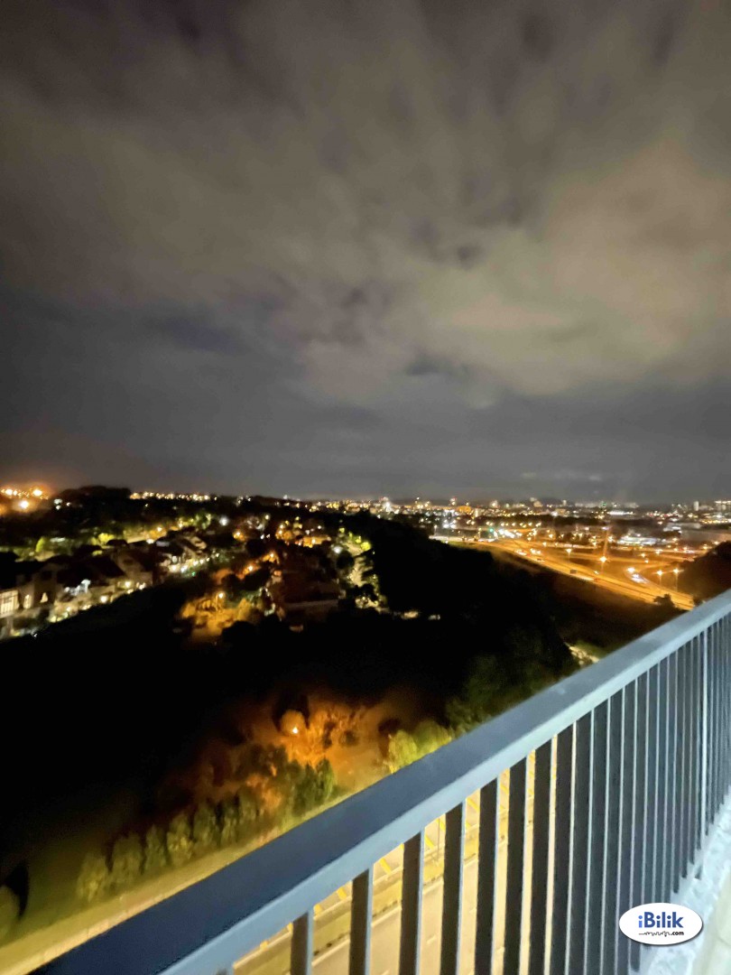 Middle Room at Radia Residences, Bukit Jelutong - Image 4