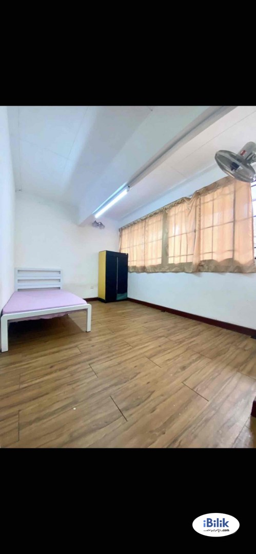 Middle Room at Damansara Utama, Petaling Jaya - Image 3