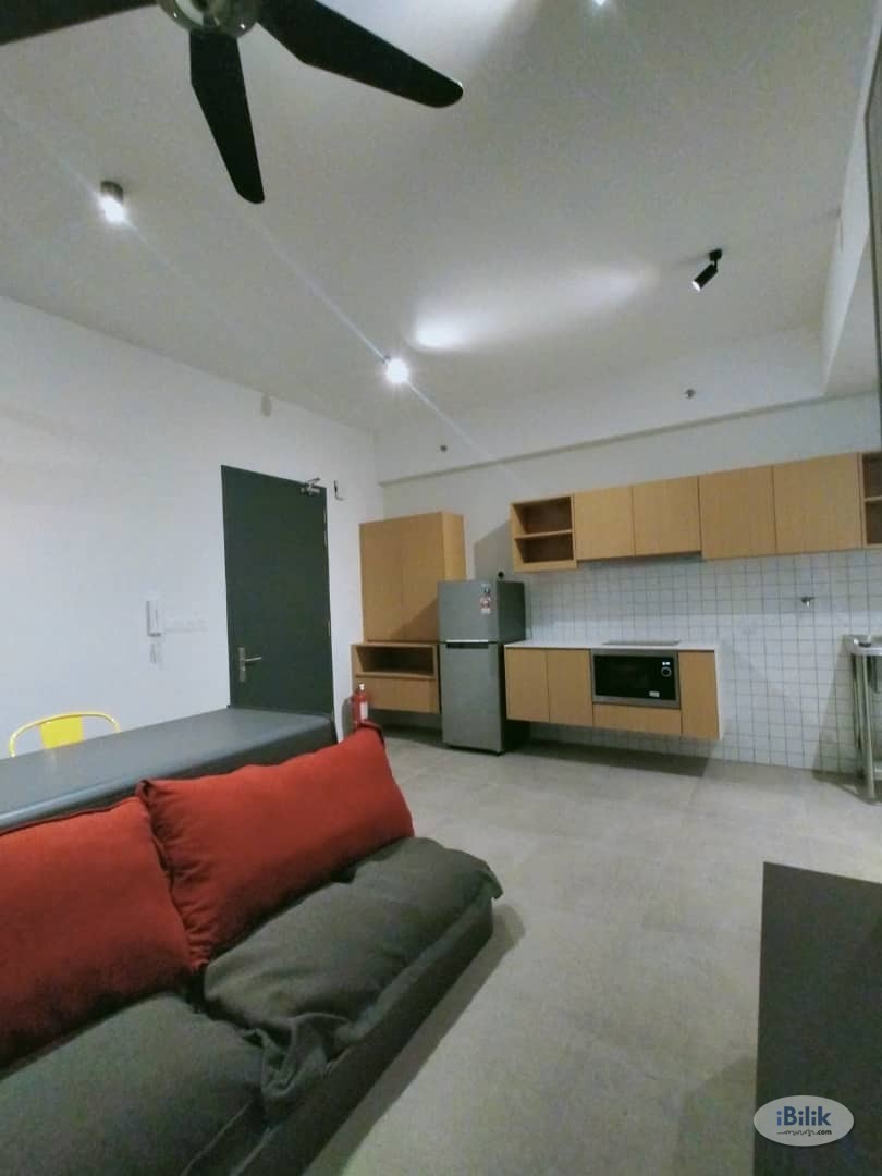 FEMALE Unit ! Middle Room at Union Suites @ Bandar Sunway, Petaling Jaya - Image 2