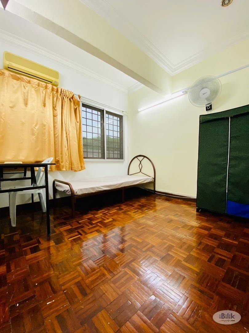 One Month Deposit ONLY! Middle Room at BU4, Bandar Utama - Image 1
