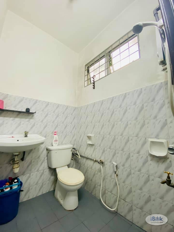 One Month Deposit ONLY! Middle Room at BU4, Bandar Utama - Image 4