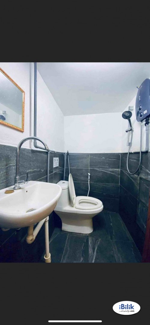 Middle Room at Bandar Utama, Petaling Jaya - Image 3