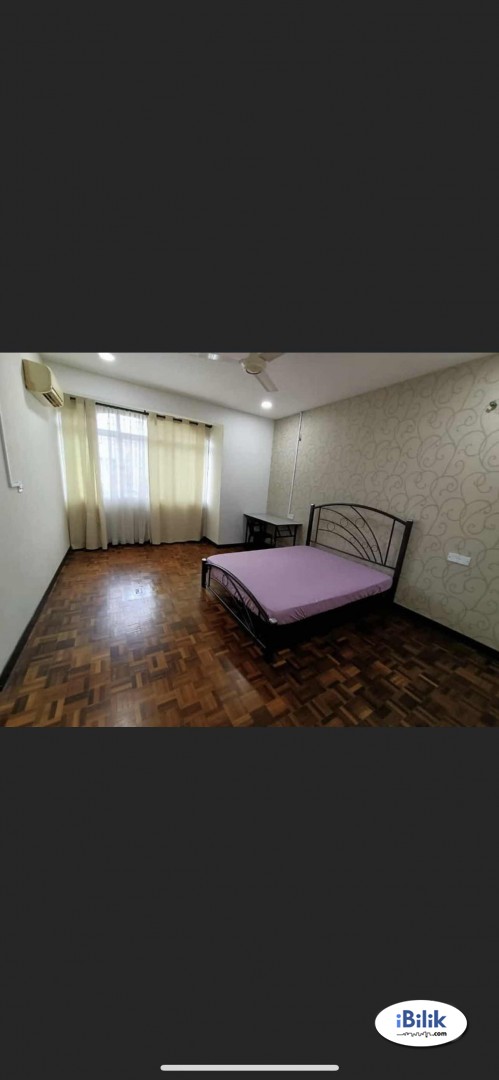Middle Room at Kota Damansara, Petaling Jaya - Image 1
