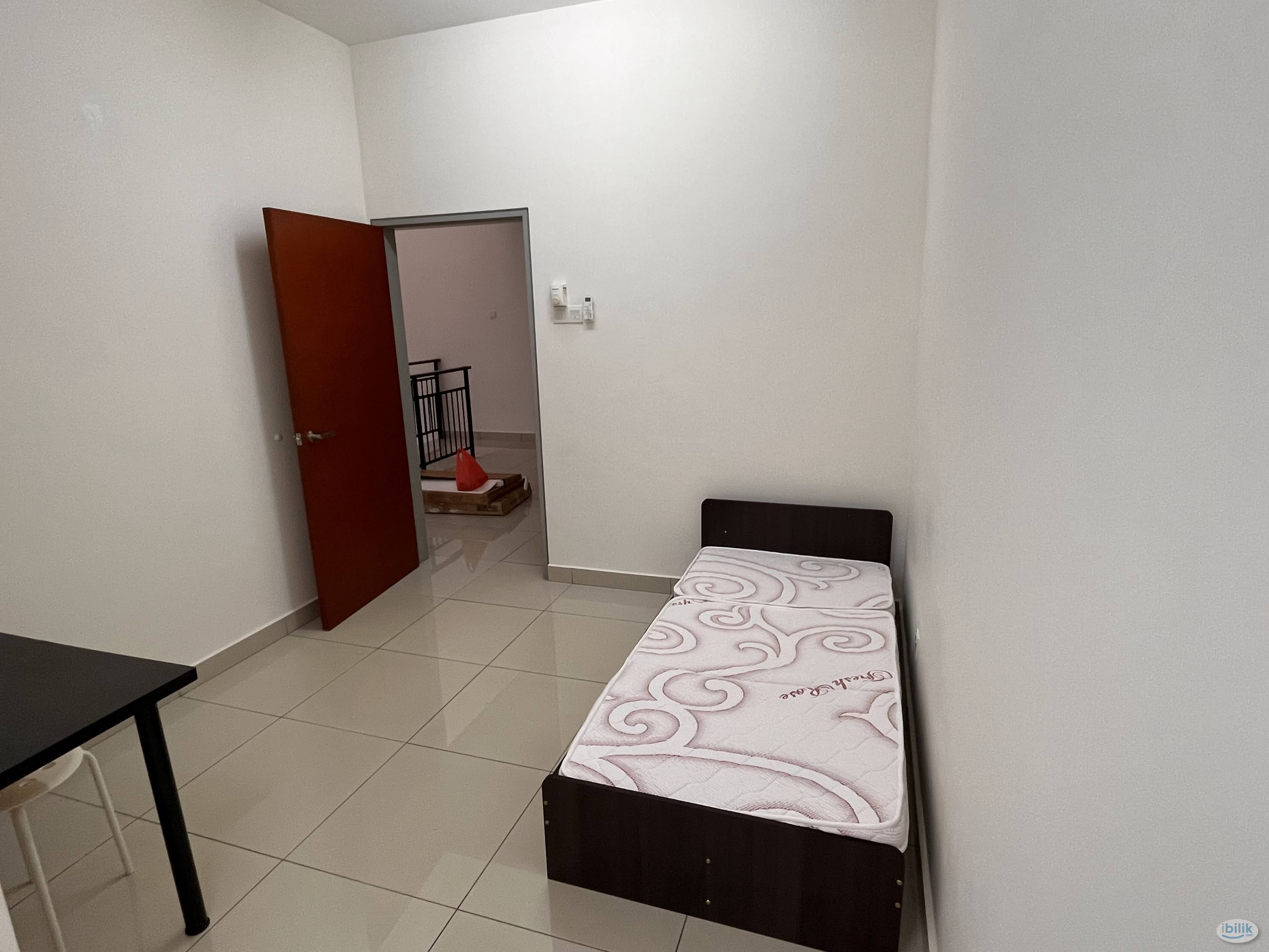 Small Room - Image 5