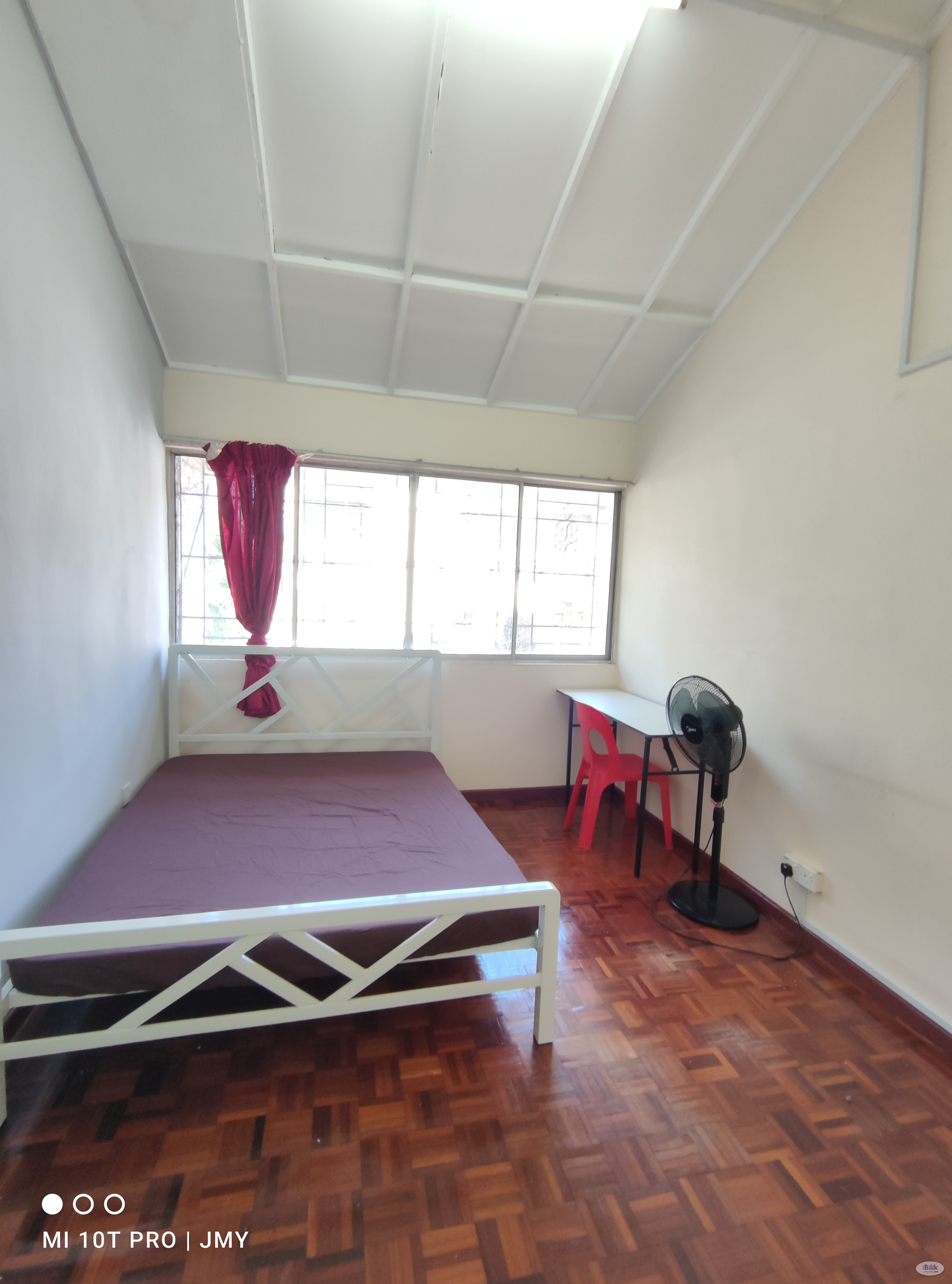 🌈Middle Room at Damansara Kim  landed house opposite Glomac Damansara, TM One , Oval DAMANSARA , 650m walking distance t - Image 2