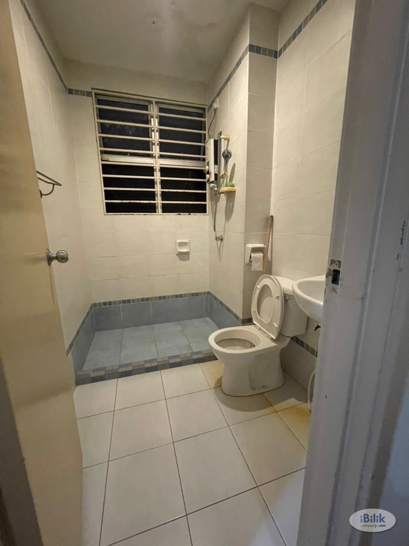 Zero Deposit Medium Room for Rent in Setia Alam, Nearby Setia City Mall, Top Glove Tower, Sunsuria Forum 19 - Image 3
