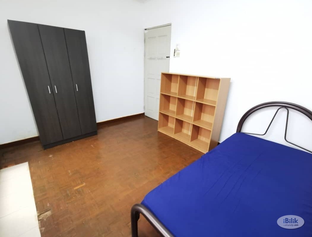 Comfort �� 1 month Deposit Only �� Middle Room with Private toilet at SS15- Subang Jaya - Image 1
