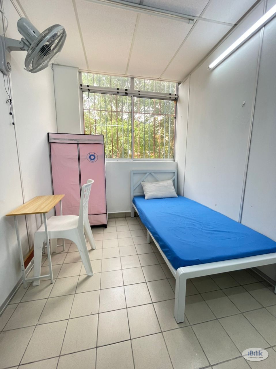 *Zero Deposit* Middle Room at D’aman Crismon PJ/ LRT Lembah Subang / Ara Damansara - Image 3