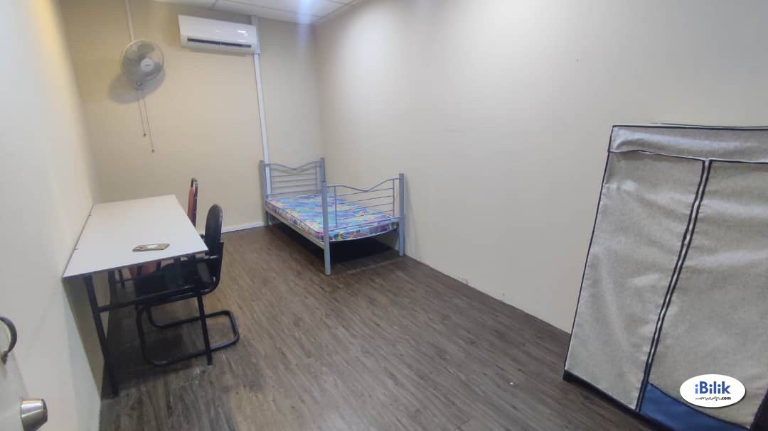 Middle Room at Kota Damansara, Petaling Jaya - Image 3