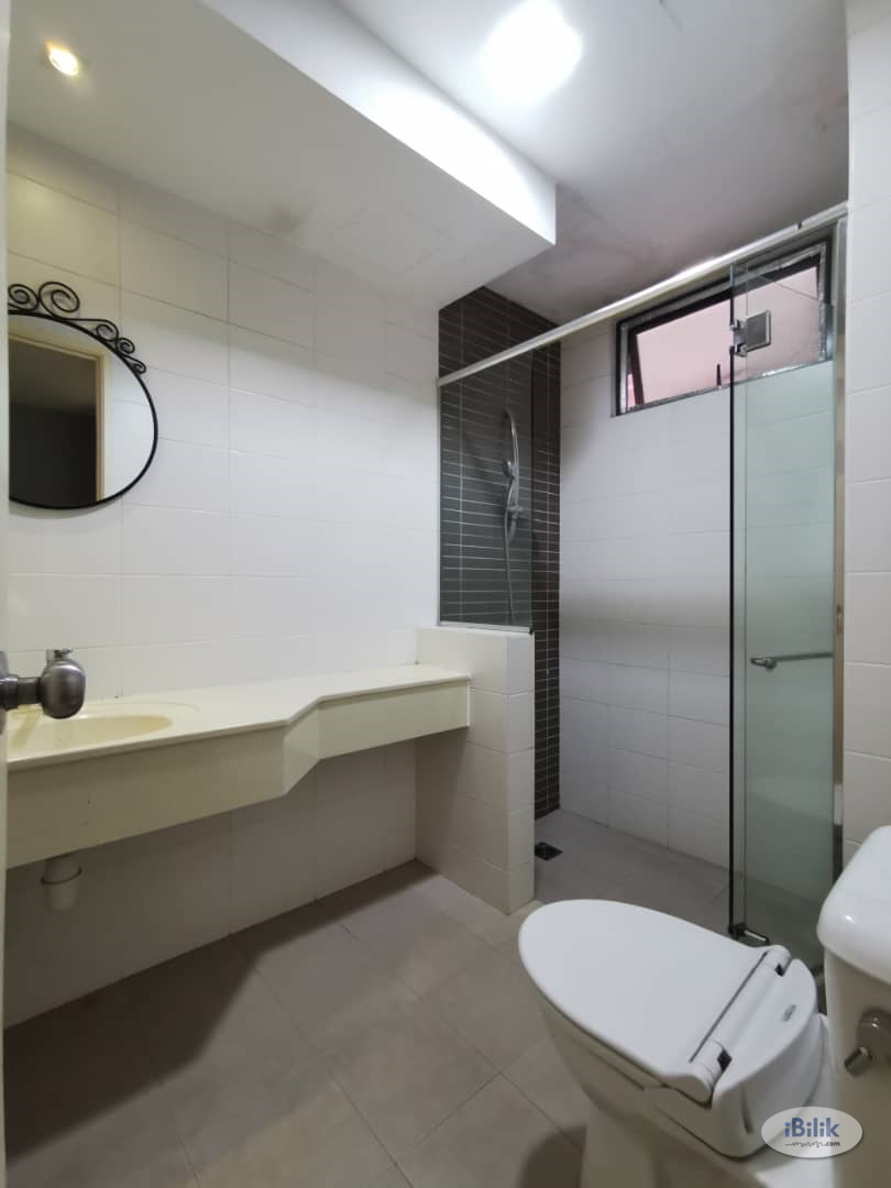 Large Room Casa Kiara II, Mont Kiara, Gardens School, Verve Suites and Gateway Kiaramas !!! - Image 3