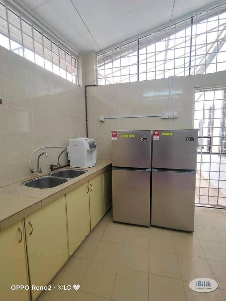 Low Deposit 🌈 Middle Room at Taman Seputeh, Seputeh walking distance to pusat bahasa teikyo college - Image 3