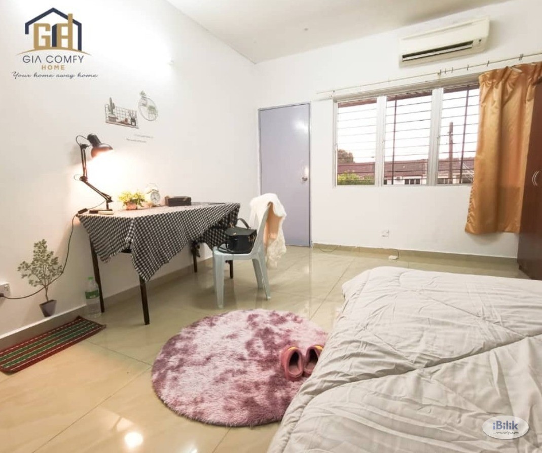 🚄Convenience COZY ROOM with Convenient Shops, Restaurants AT SEA PARK!!! NEAR LRT !! Medium Big Room With sharing toilet - Image 2