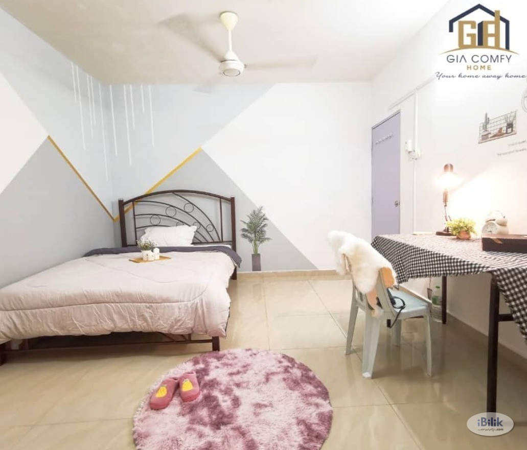 🚄Convenience COZY ROOM with Convenient Shops, Restaurants AT SEA PARK!!! NEAR LRT !! Medium Big Room With sharing toilet - Image 1