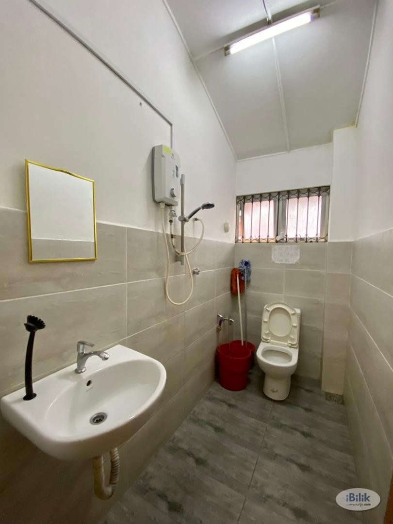 Low Deposit Single Room at Kota Kemuning, Shah Alam - Image 3