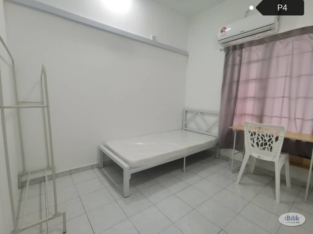 Middle Room at Kota Kemuning, Shah Alam - Image 1