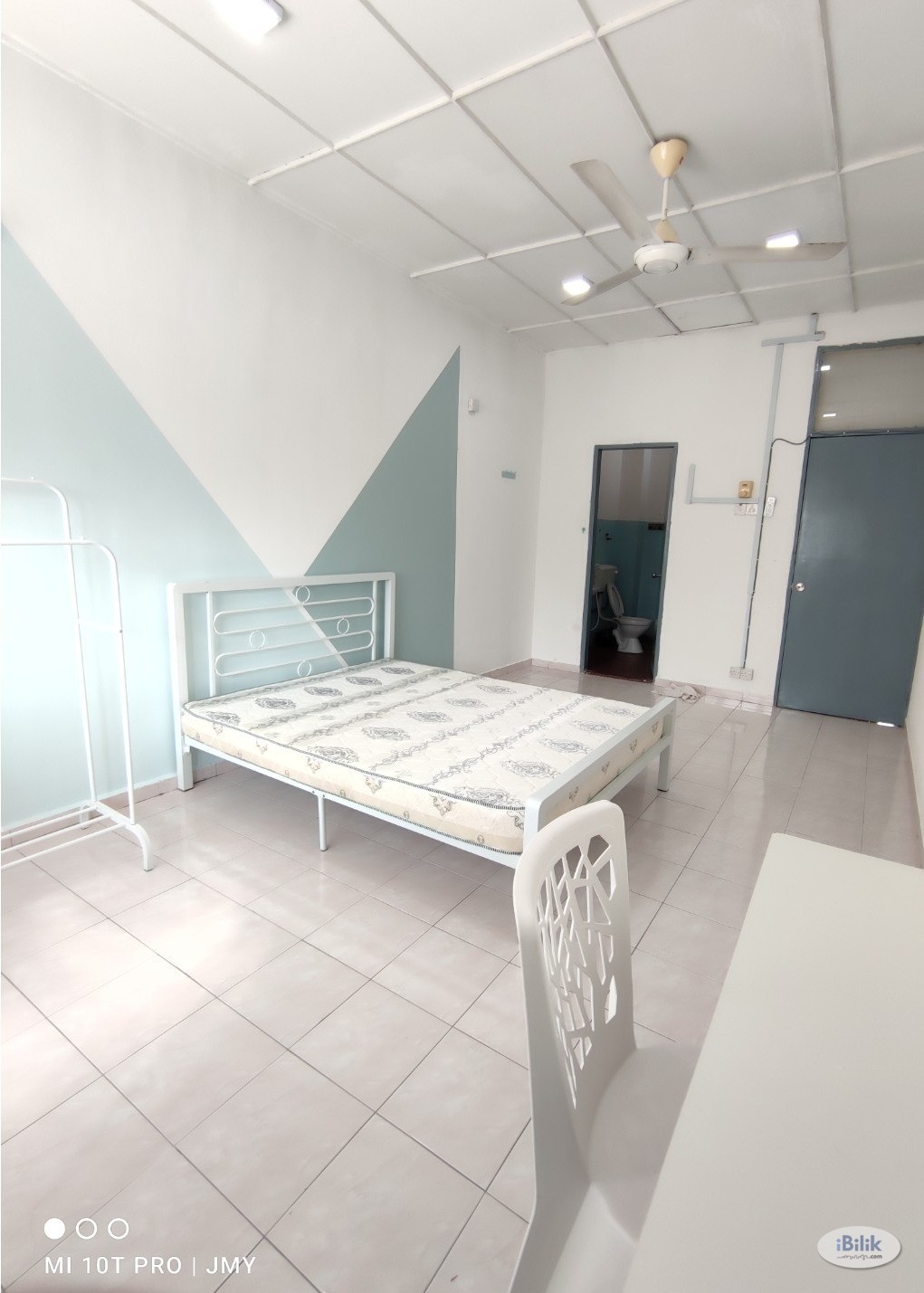 🔴🟡🔵 Master room for rent at SS2 with private 🛁bathroom🔵🟡🔴 - Image 1
