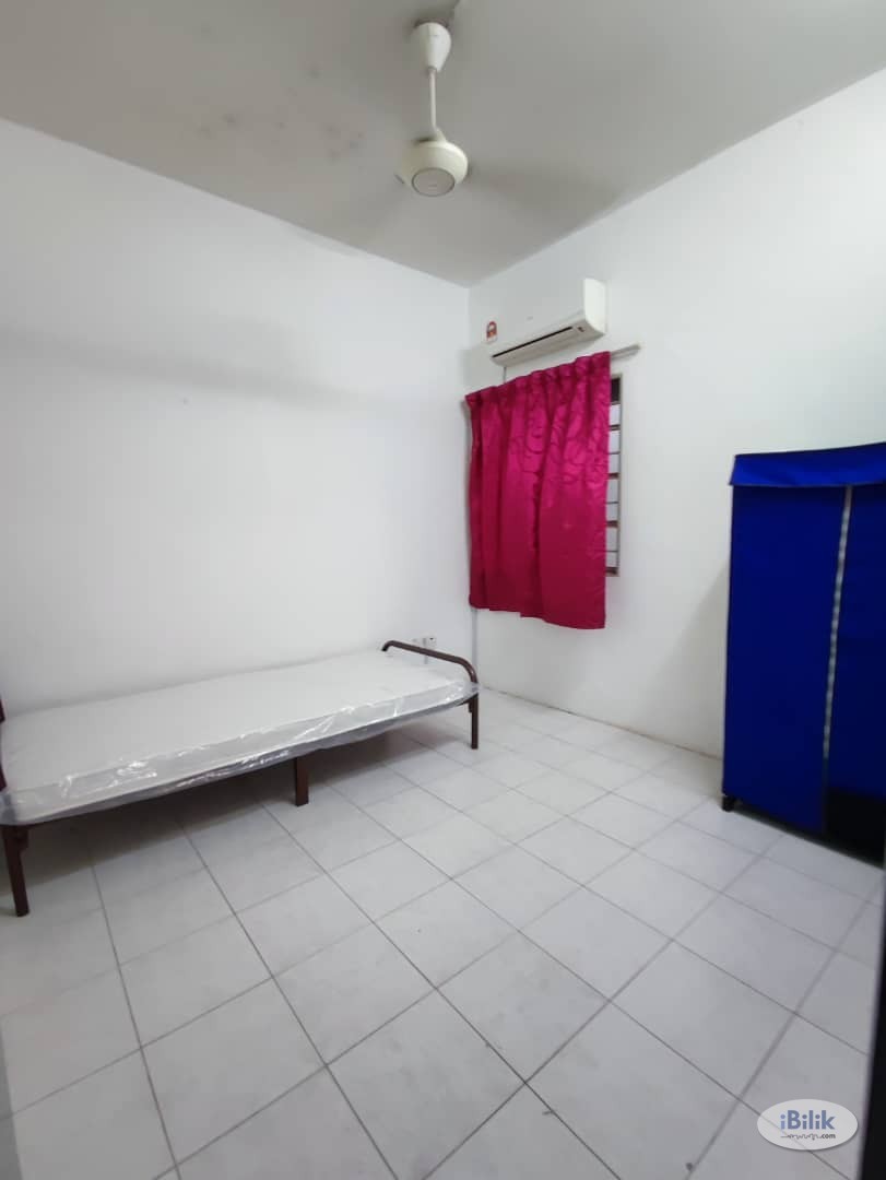 💥💥❗❗HOME FEEL UNIT❗❗Middle Room Available for rent at Puchong💥💥 - Image 2