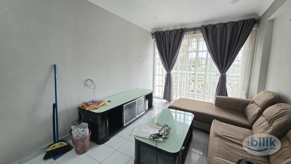 Middle Room at Green Acre Park, Bandar Sungai Long - Image 4