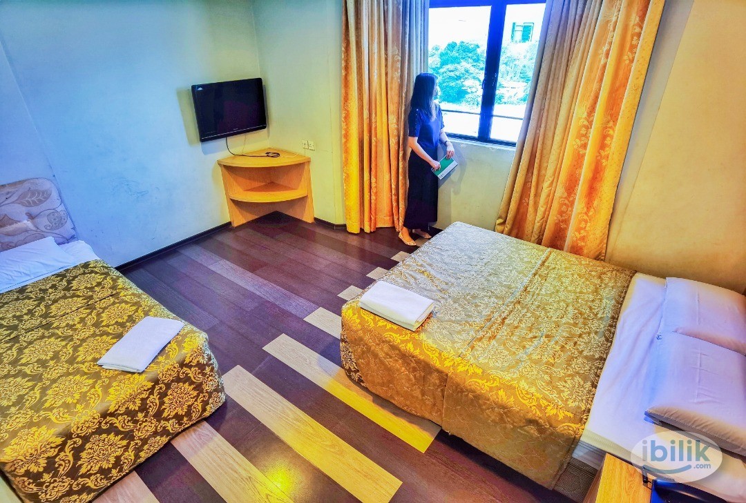 Ensuite Triple Room (1 Single & 1 Queen Bed) for Rent nearby General Hospital / UniKL / Yik Foong Complex / Greentown /  - Image 1