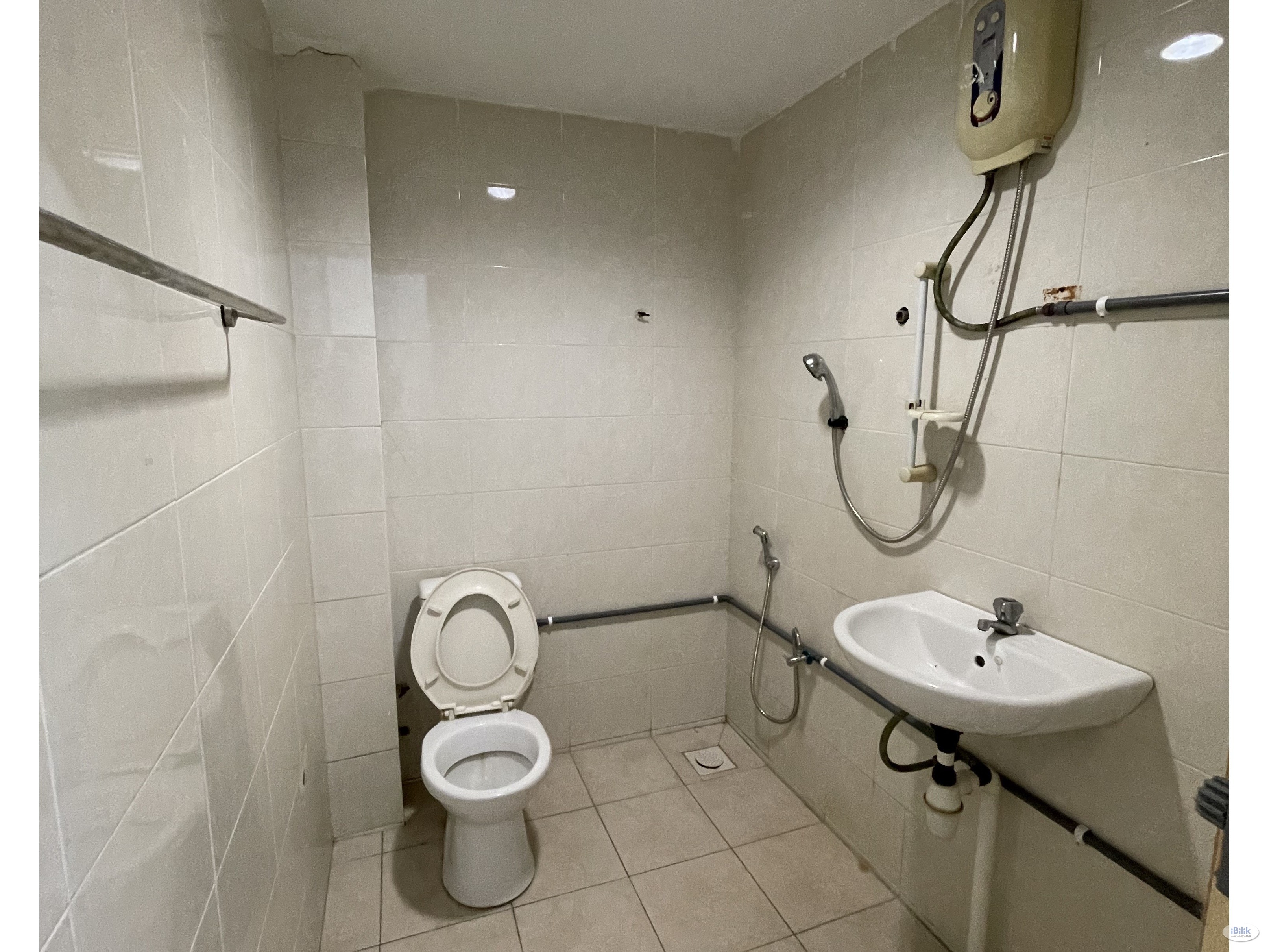 Single Room For Rent At Puchong - Image 3