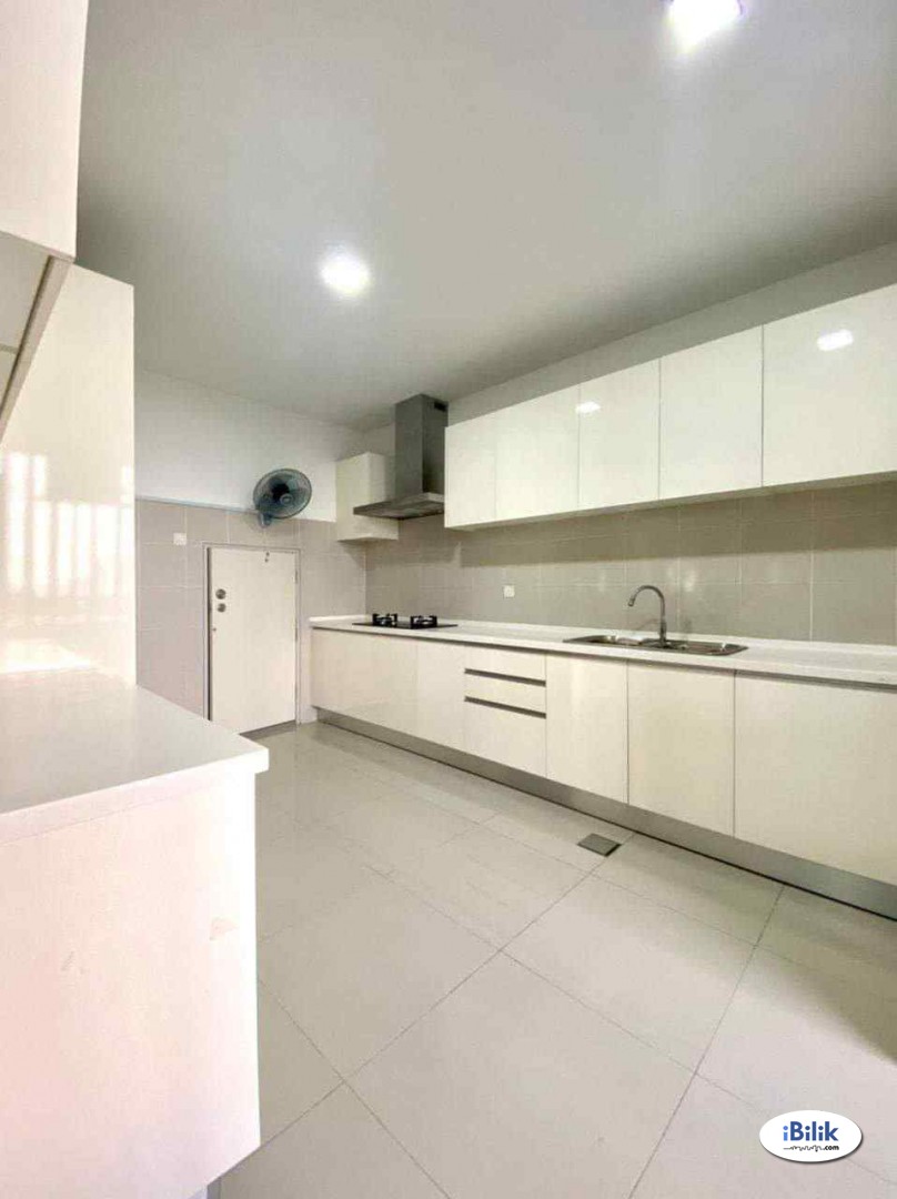 👩FEMALE ONLY MASTER ROOM WITH PRIVATE BALCONY AND BATHTUB🛀🏻🛀🏻I-Residences Shah alam @ I-CITY - Image 5