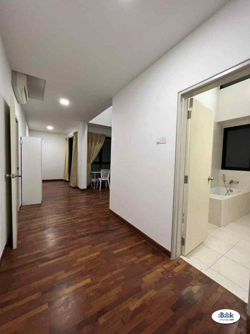 👩FEMALE ONLY MASTER ROOM WITH PRIVATE BALCONY AND BATHTUB🛀🏻🛀🏻I-Residences Shah alam @ I-CITY - Image 3