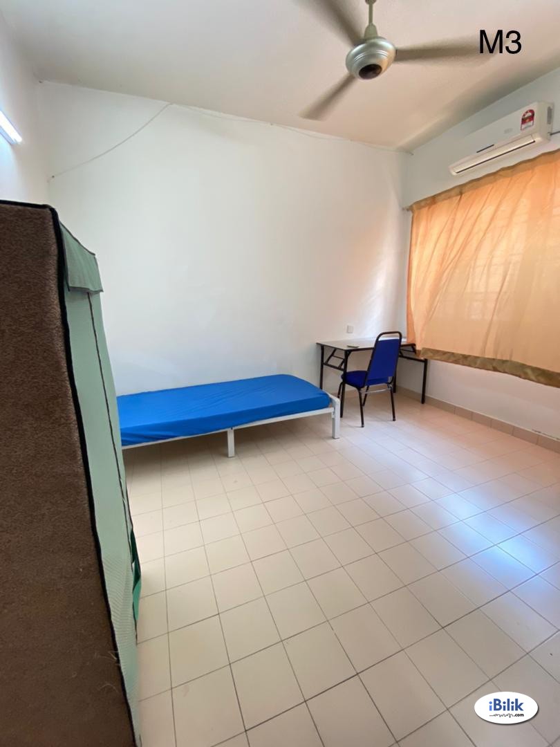 Middle Room at Kota Damansara, Petaling Jaya - Image 1