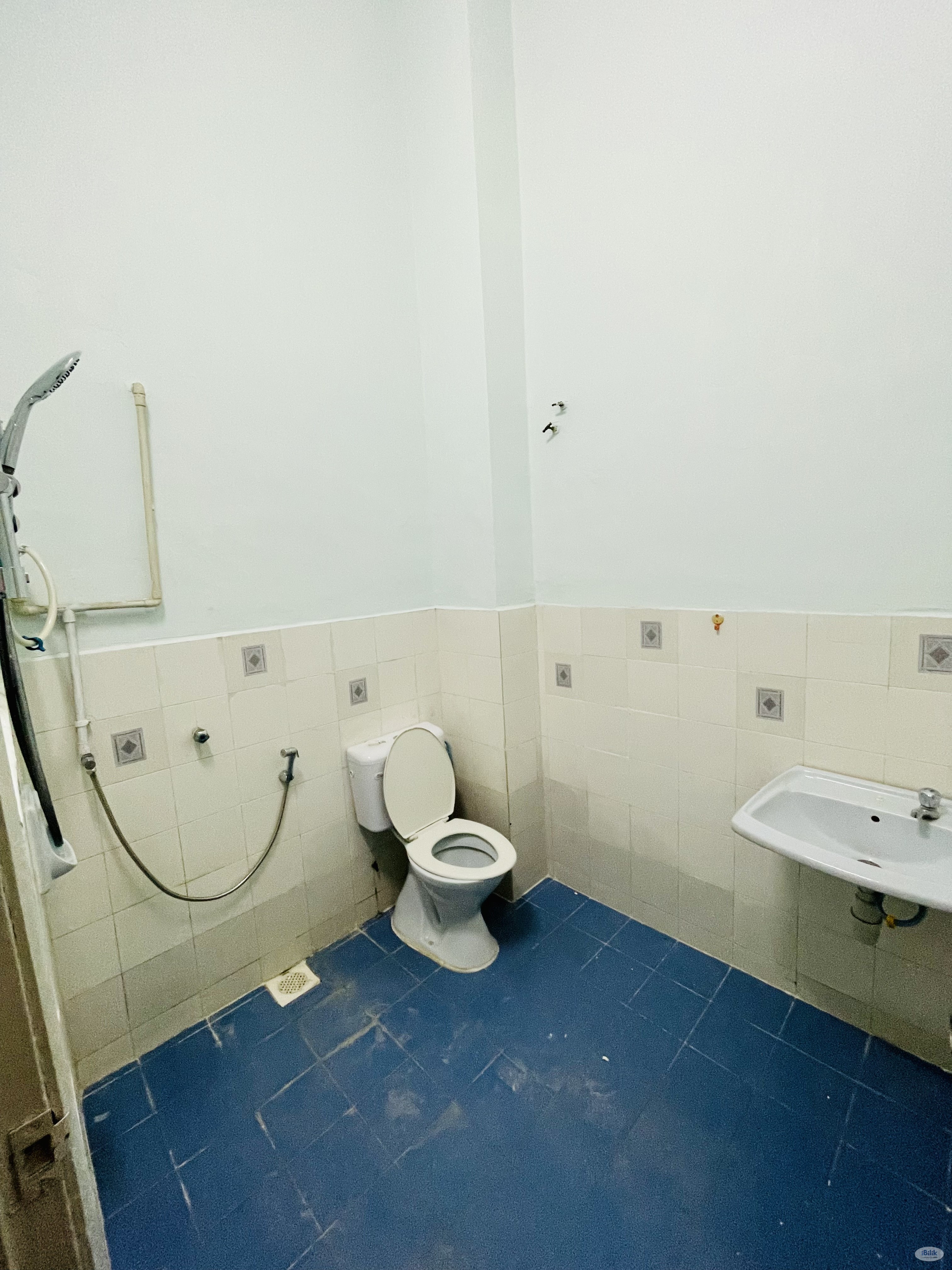 Single Room For Rent At Taman Wawasan, Puchong - Image 4