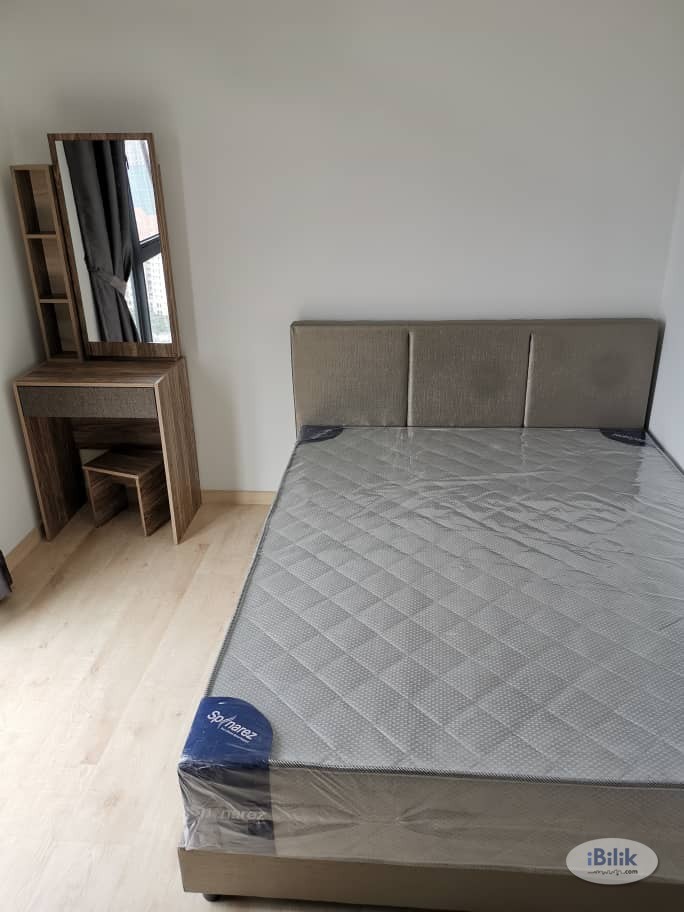 fully furnished aircond room medium room the henge kepong - Image 1