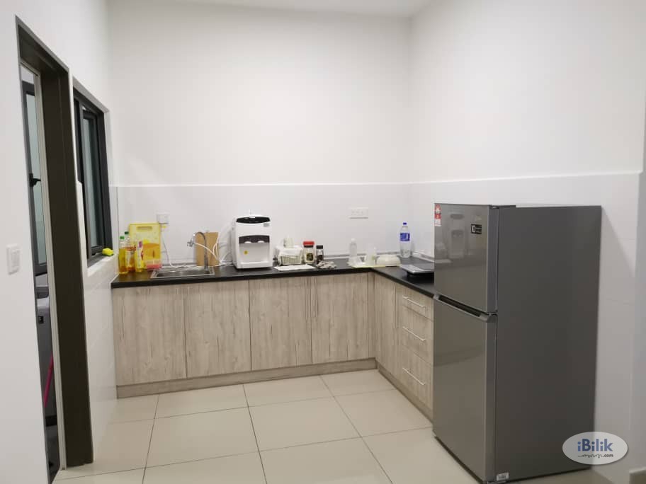 fully furnished aircond room medium room the henge kepong - Image 3
