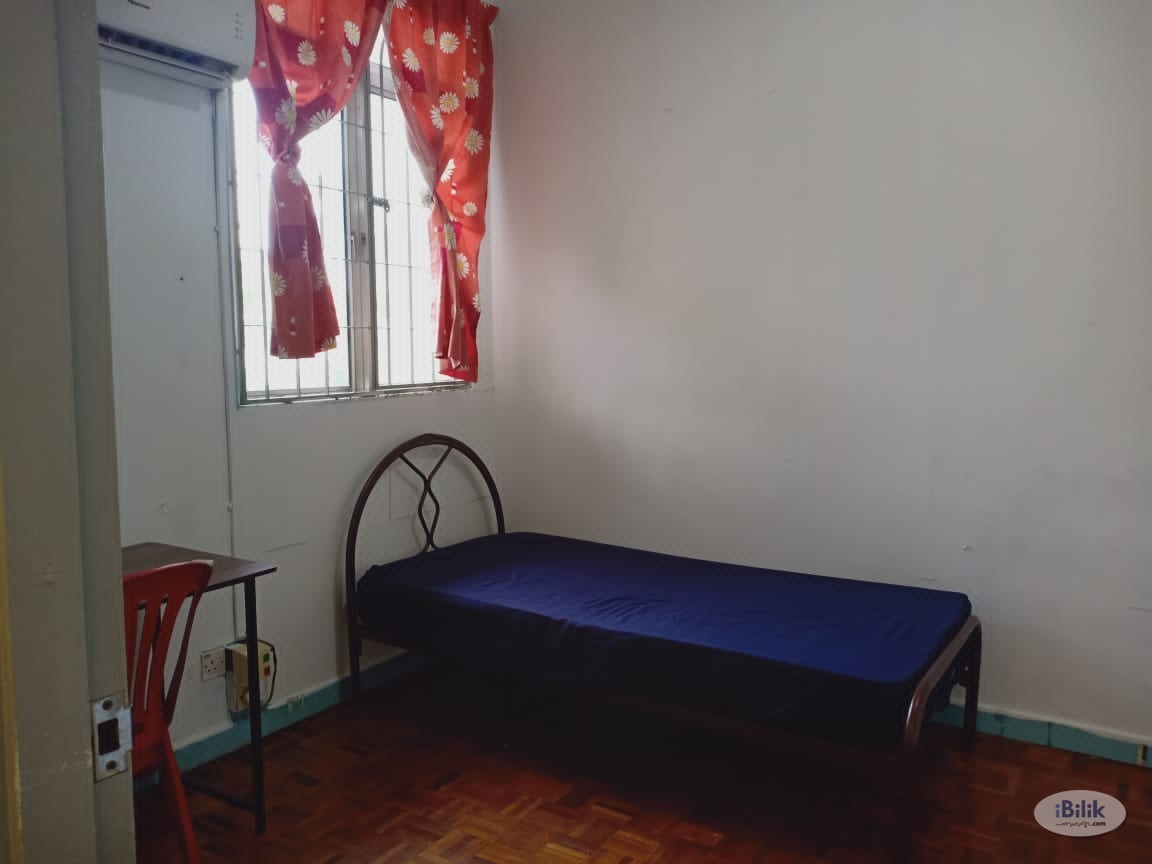 Single Room at UEP Subang Jaya, Subang Jaya - Image 1