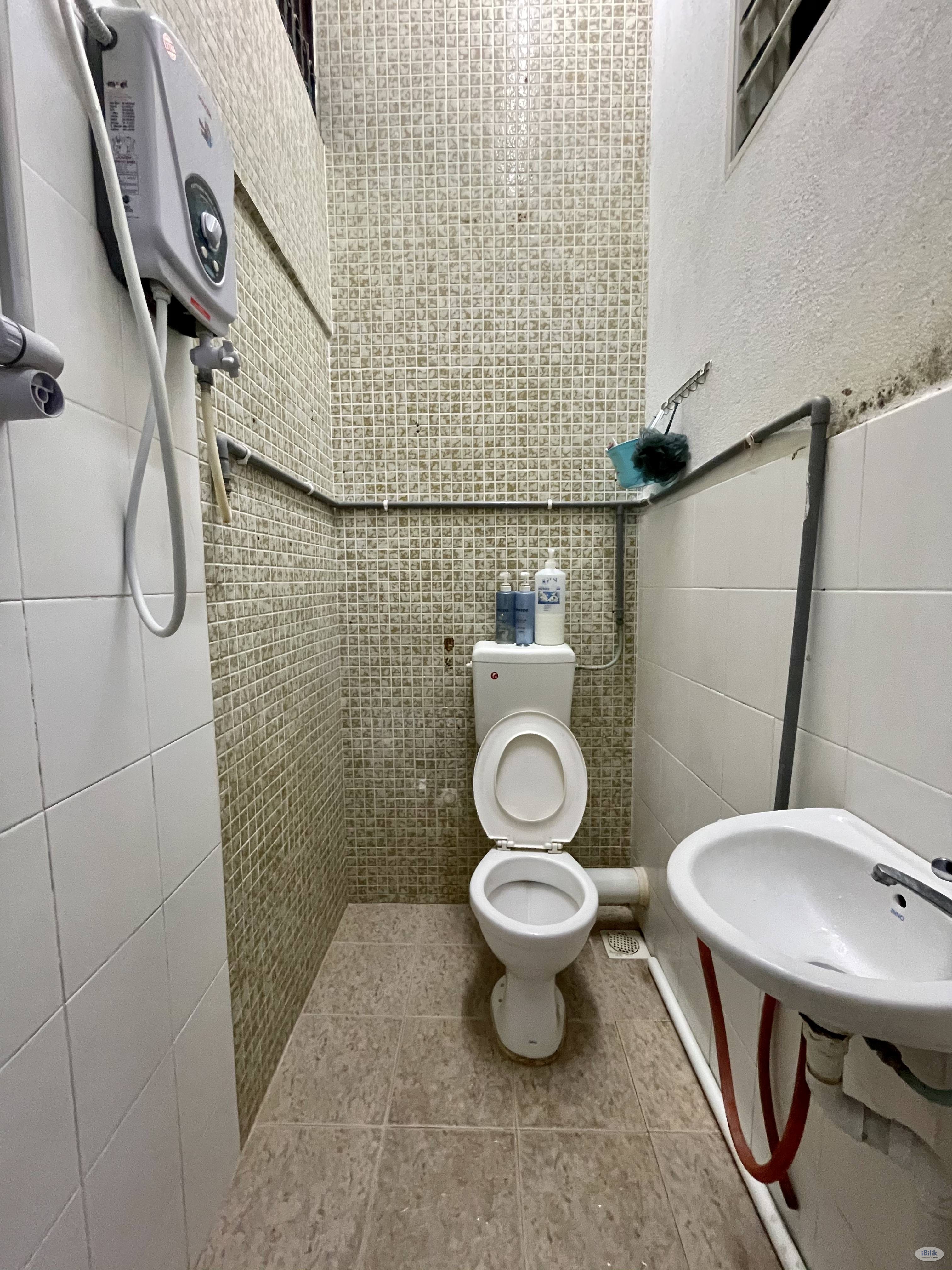 Middle Room at SS15, Subang Jaya - Image 2