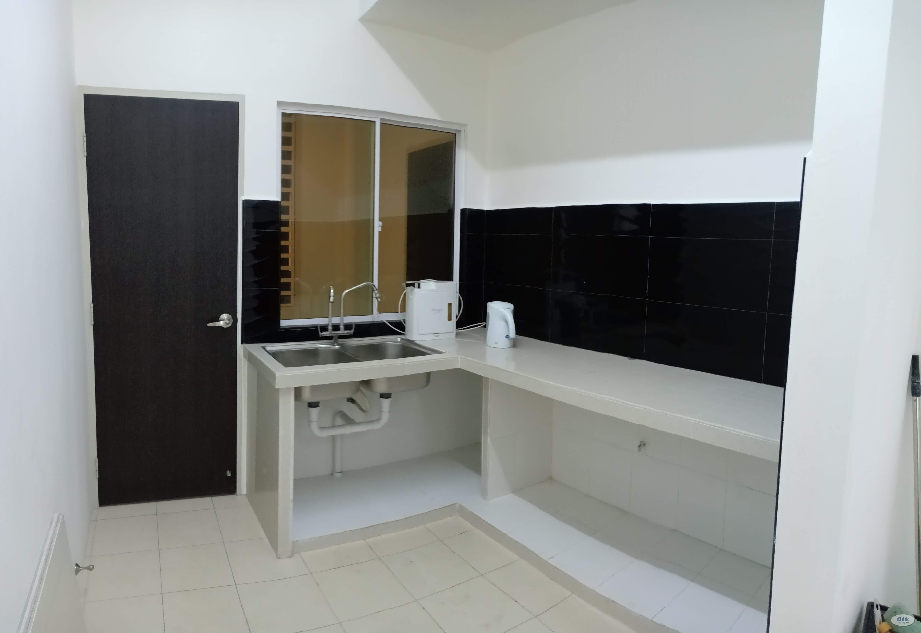 Middle Room at Seberang Jaya, Seberang Perai - Image 3