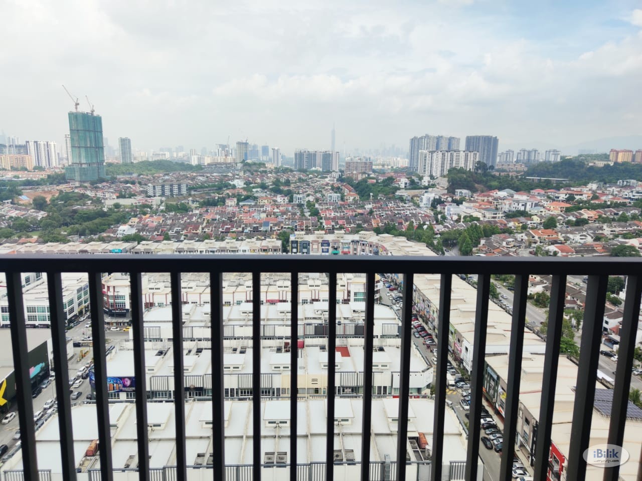 Single Room at Pinnacle, Sri Petaling - Image 5