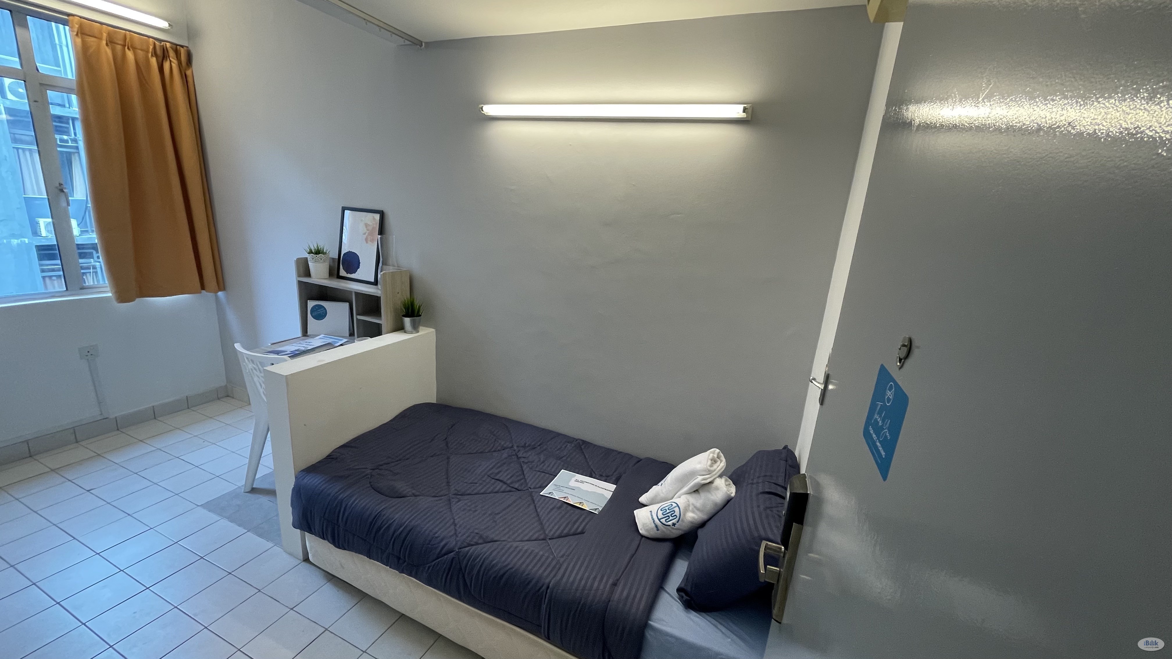 5 Mins Walk to LRT Chan Sow Lin Station. Single Room with Attached Bathroom at Fraser Business Park, Pudu - Image 1
