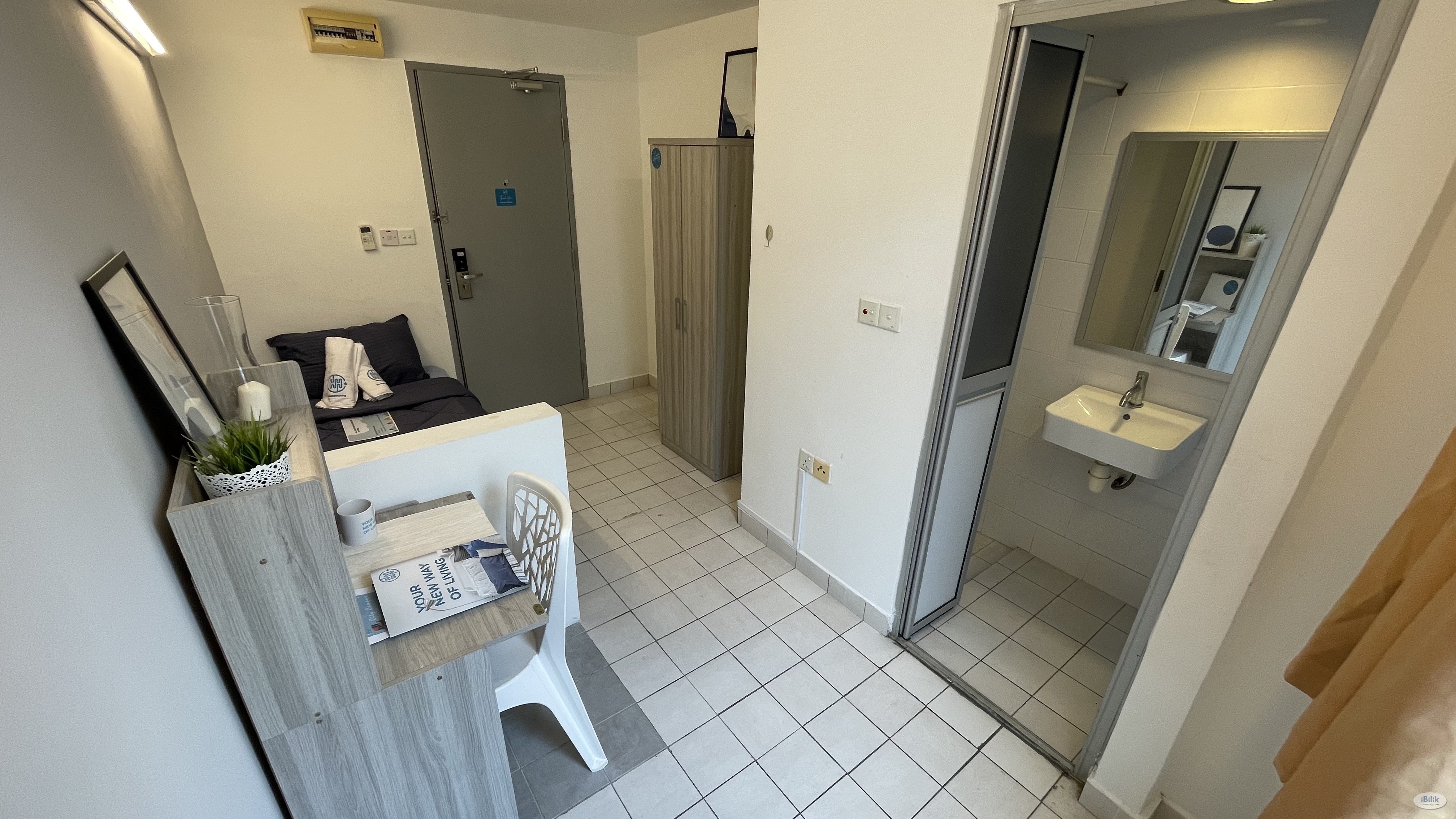 5 Mins Walk to LRT Chan Sow Lin Station. Single Room with Attached Bathroom at Fraser Business Park, Pudu - Image 2