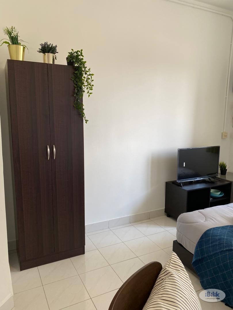 3 Mins Walk to MRT Pusat Bandar Damansara Station. Studio without Kitchen at Bangsar, Kuala Lumpur - Image 3