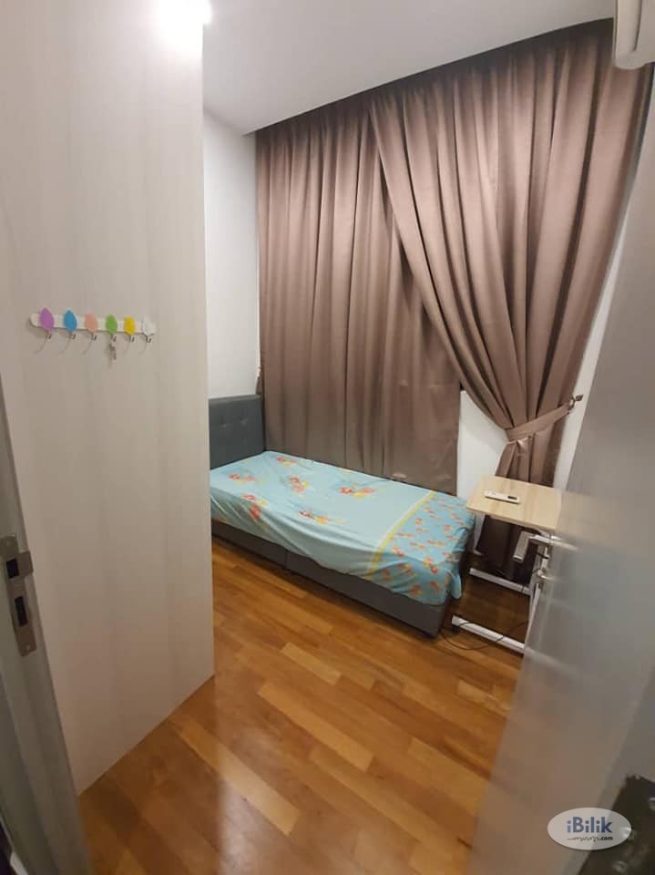 Single Room at KL Gateway Premium Residences, Bangsar South - Image 1
