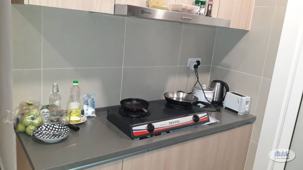 Single Room at KL Gateway Premium Residences, Bangsar South - Image 2