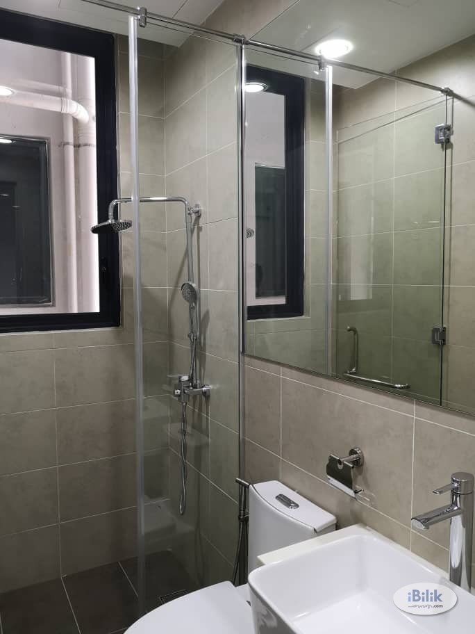 Single Room at KL Gateway Premium Residences, Bangsar South - Image 5