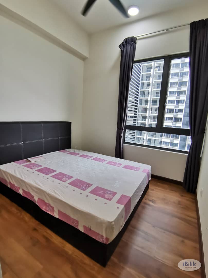 Middle Room at The Petalz, Old Klang Road - Image 1